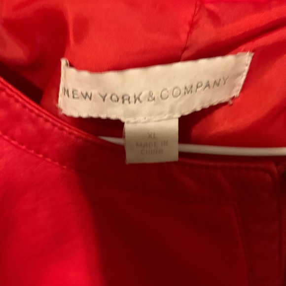 Red jacket - Picture 3 of 5